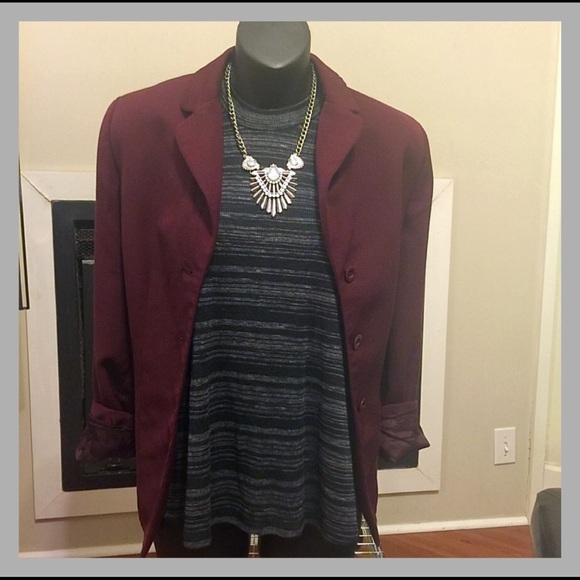 EXPRESS Sleeveless Flowy Tank - Picture 4 of 6